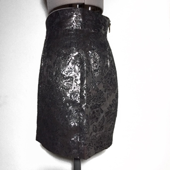 Silence & Noise (UO) Silver Embossed Mini Skirt 2 - Picture 5 of 8